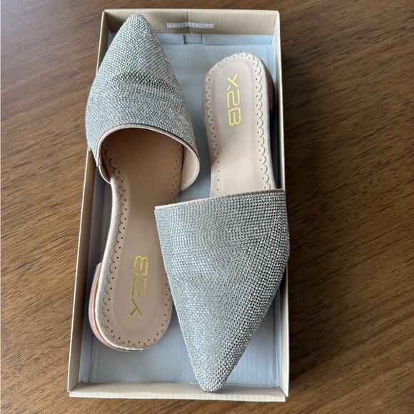 Silver Rhinestone Mules Pointed Toe Backless Flat 7.5‎ - Picture 2 of 9